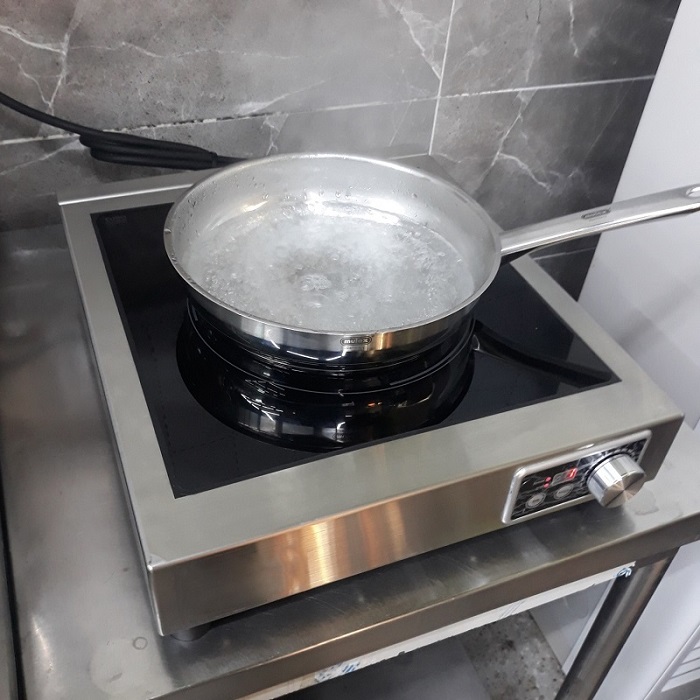 Bếp từ công nghiệp tiết kiệm đến 50% chi phí tiêu thụ