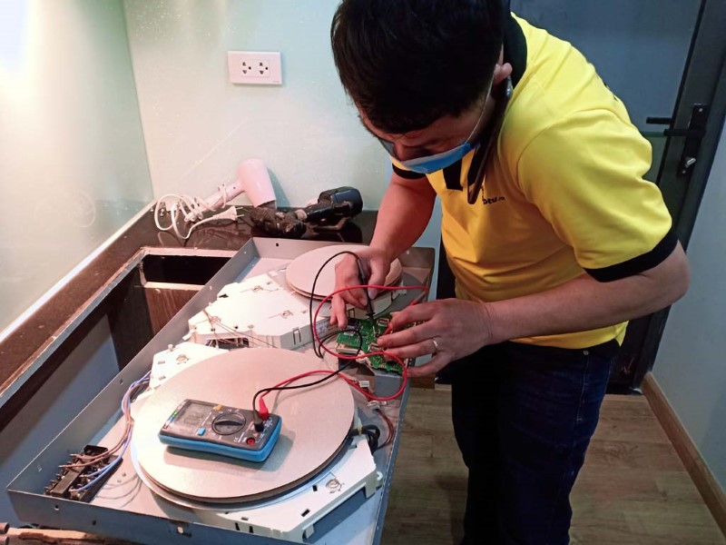 Cách khắc phục hiện tượng bếp từ bật lên bị nhảy Aptomat